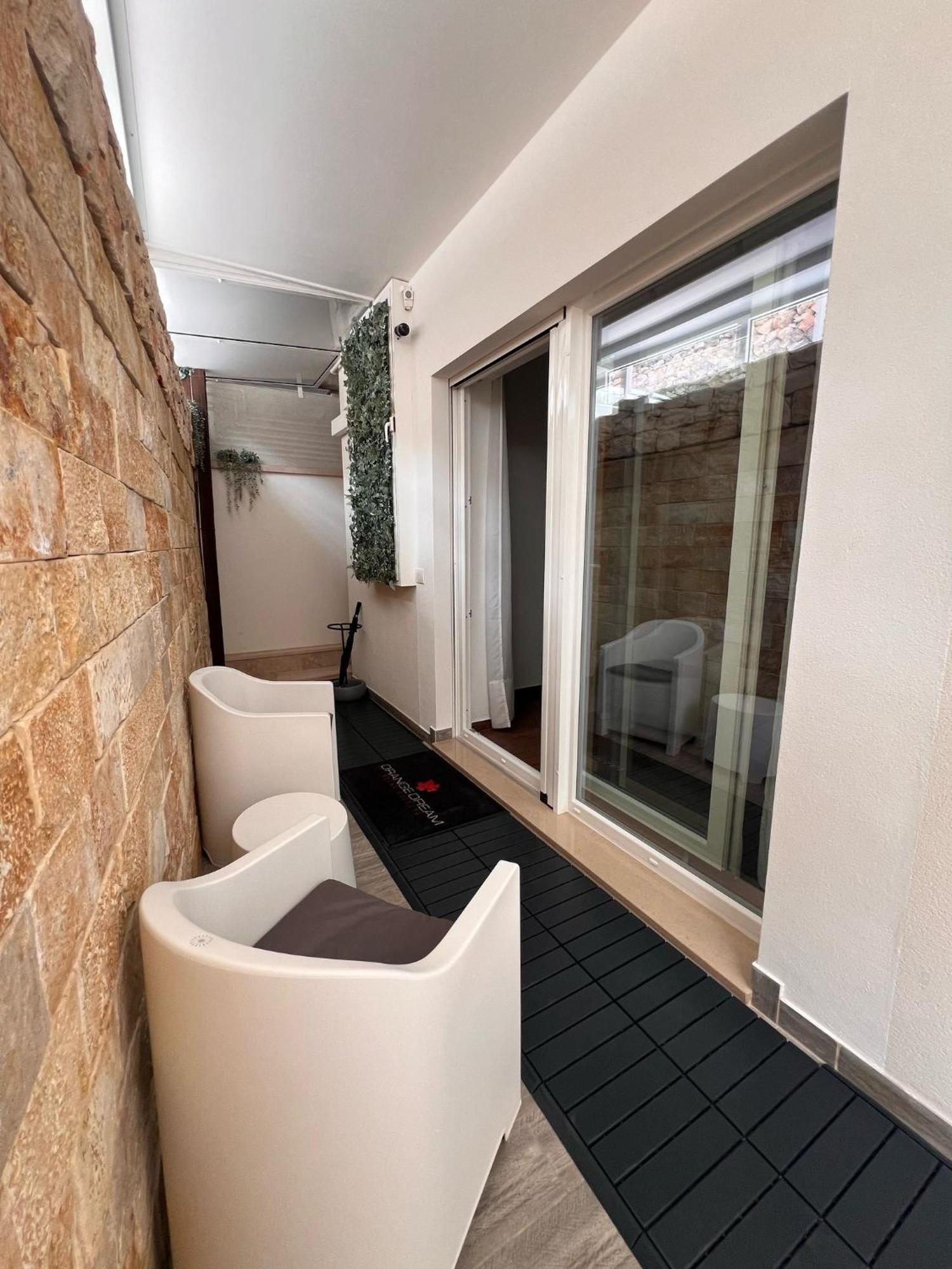 Orange Dream Hotel Polignano a Mare Phòng bức ảnh
